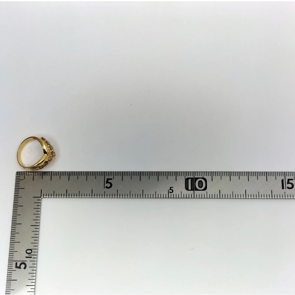 K18 Solid Yellow Gold With 1.08 Natural Diamond - Picture 5 of 10